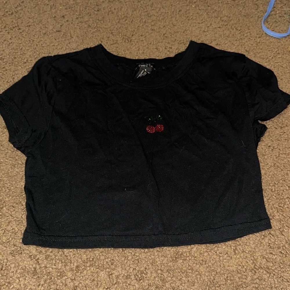Black cropped T-shirt with cherries stitched on